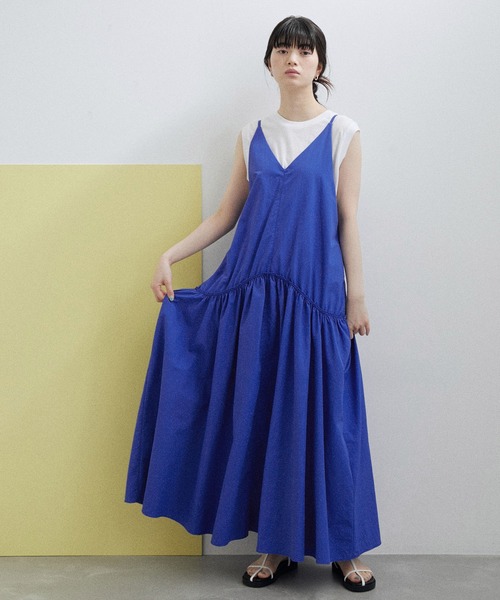 ADAM ET ROPE'（アダムエロペ）の「【サステナブル・WEB限定】フレアキャミワンピース（ワンピース・レディース・キナリ/ブルー/ブラック・FREE）」の3枚目の写真