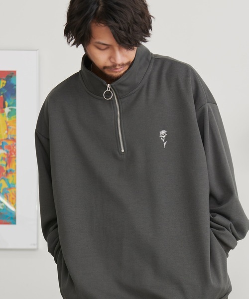 CavariA（キャバリア）の「『CavariA/キャバリア』ワンポイント刺繍スタンドハーフジップ（Tシャツ/カットソー・メンズ・チャコール/ホワイト/グリーン/ブラック・L/M）」の4枚目の写真