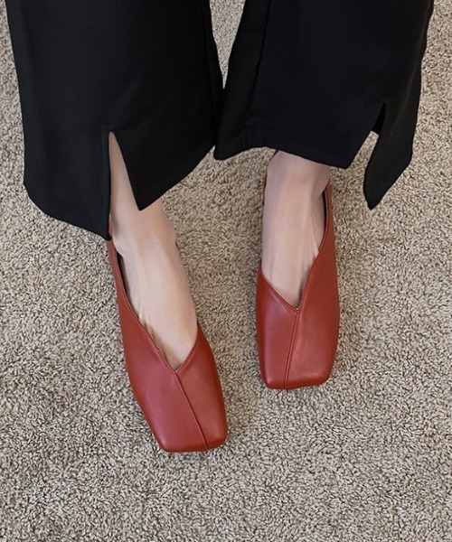 mebole(メボレ)の「フラットスクエアトゥパンプス(パンプス・レディース・アイボリー/ブラック/レッド/ブルー・SMALL/MEDIUM/LARGE)」の4枚目の写真