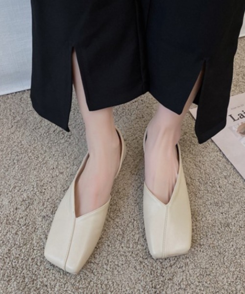 mebole(メボレ)の「フラットスクエアトゥパンプス(パンプス・レディース・アイボリー/ブラック/レッド/ブルー・SMALL/MEDIUM/LARGE)」の2枚目の写真