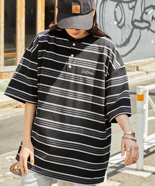 MONO-MART(モノマート)の「【retock's】ロゴ刺繍 マルチボーダー ビッグシルエットヘンリーネック半袖Tシャツ(Tシャツ/カットソー・レディース・ブルー/グリーン/ブラウン/オフホワイト/ブラック/杢グレー・M/L)」の3枚目の写真