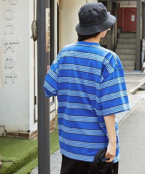 MONO-MART(モノマート)の「【retock's】ロゴ刺繍 マルチボーダー ビッグシルエットヘンリーネック半袖Tシャツ(Tシャツ/カットソー・レディース・ブルー/グリーン/ブラウン/オフホワイト/ブラック/杢グレー・M/L)」の22枚目の写真