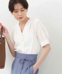 N.（N. Natural Beauty Basic） | ◆ゴールドボタンタックネックブラウス(シャツ/ブラウス)