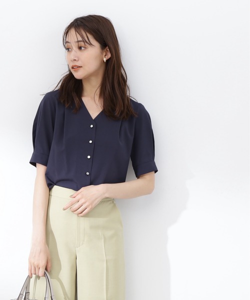 N.（N. Natural Beauty Basic）（エヌエヌナチュラルビューティーベーシック）の「◆ゴールドボタンタックネックブラウス（シャツ/ブラウス・レディース・ネイビー/パープル/オフホワイト・MEDIUM）」の8枚目の写真