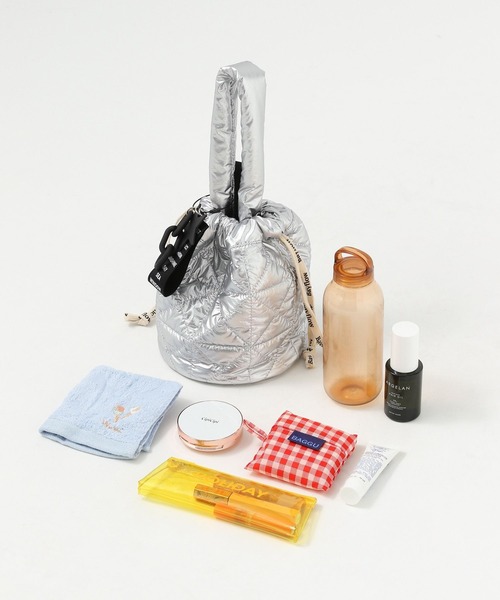 BAYFLOW(ベイフロー)の「チャーム付キルト巾着(ショルダーバッグ・レディース・アイボリー/ブルー/ブラック/カーキ/イエロー/シルバー・FREE)」の15枚目の写真