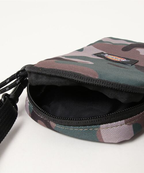 Dickies（ディッキーズ）の「【Dickies】 PORTABLE SHOULDER（ショルダーバッグ・レディース・アイボリー/ライトブラウン/アーミー/ブラック系その他/ブラック/ベージュ/ネイビー/ピンク/イエロー/オレンジ・FREE）」の14枚目の写真