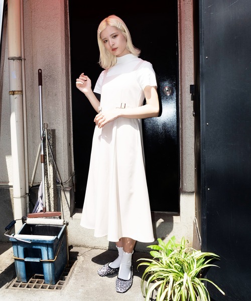 PUNYUS（プニュズ）の「サイドベルトワンピース（ワンピース・レディース・ベージュ/ブラック・3/1/2/4）」の10枚目の写真