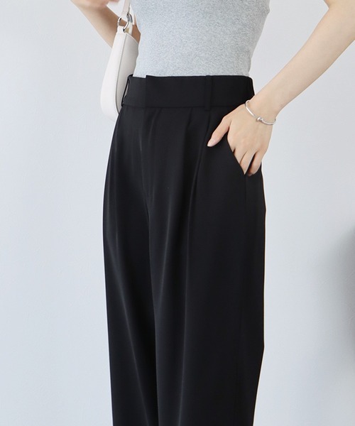 BLUEEAST（ブルーイースト）の「ハイウエストツータックスラックス（スラックス・レディース・グレイッシュベージュ/ブルー/グレー/ブラック・MEDIUM/LARGE）」の12枚目の写真