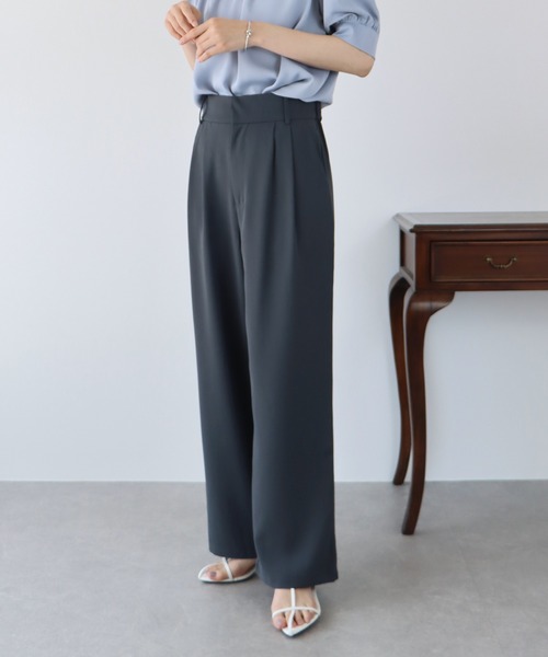 BLUEEAST（ブルーイースト）の「ハイウエストツータックスラックス（スラックス・レディース・グレイッシュベージュ/ブルー/グレー/ブラック・MEDIUM/LARGE）」の13枚目の写真