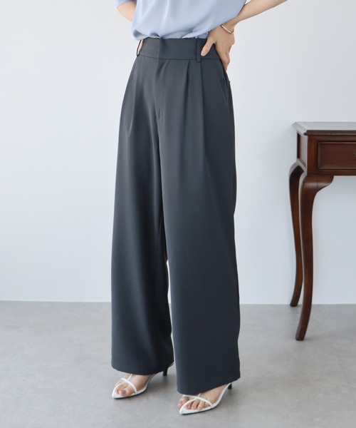 BLUEEAST（ブルーイースト）の「ハイウエストツータックスラックス（スラックス・レディース・グレイッシュベージュ/ブルー/グレー/ブラック・MEDIUM/LARGE）」の14枚目の写真