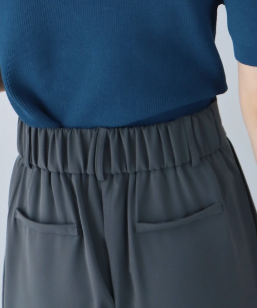 BLUEEAST（ブルーイースト）の「ハイウエストツータックスラックス（スラックス・レディース・グレイッシュベージュ/ブルー/グレー/ブラック・MEDIUM/LARGE）」の19枚目の写真