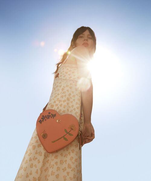 COACH（コーチ）の「【COACH X OBSERVED BY US】ハート クロスボディ