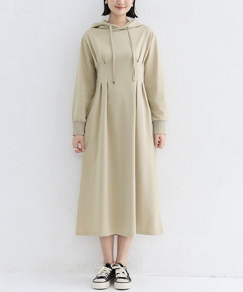 Doux Belle(ドゥーベル)の「ウエストタックパーカーワンピース(ワンピース・レディース・キャメル/ネイビー/ブラック/グレー/ベージュ・MEDIUM)」の3枚目の写真