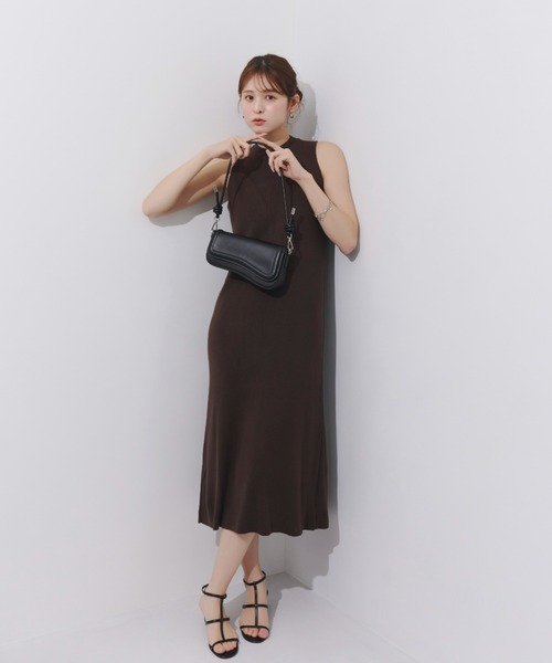 Olu.（オルドット）の「バックラインリブニットワンピース（ワンピース・レディース・ブラウン系その他/チャコールグレー/ブラック・FREE）」の18枚目の写真