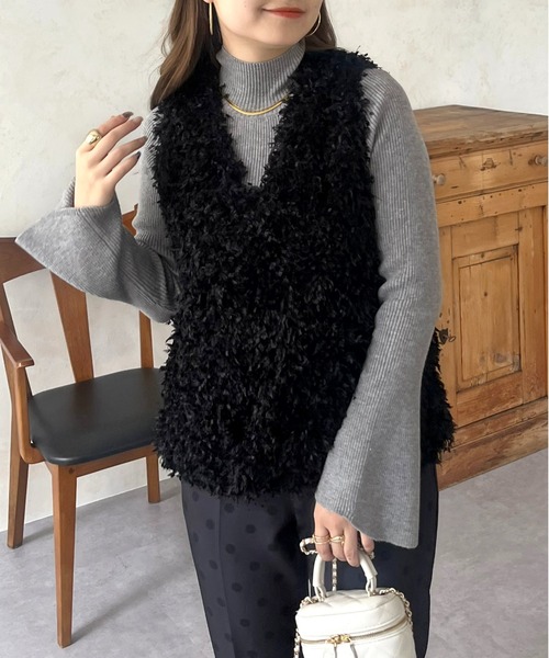 prose verse（プロズヴェール）の「Vネックふわふわフリンジベスト（ベスト・レディース・ピンク/アイボリー/ブラック・MEDIUM）」の3枚目の写真