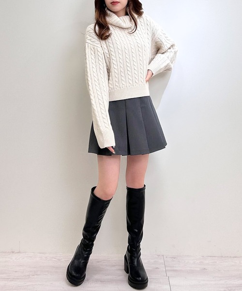 INGNI（イング）の「ショート丈オフタートルケーブルニット（ニット/セーター・レディース・アイボリー/ブラック/杢グレー・M）」の6枚目の写真