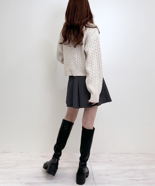 INGNI（イング）の「ショート丈オフタートルケーブルニット（ニット/セーター・レディース・アイボリー/ブラック/杢グレー・M）」の9枚目の写真