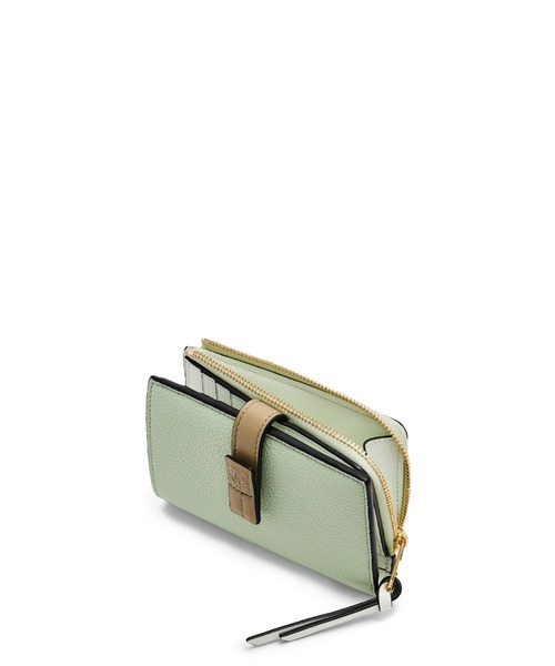 LOEWE（ロエベ）の「スリムジップ バイフォールド ウォレット（ソフト