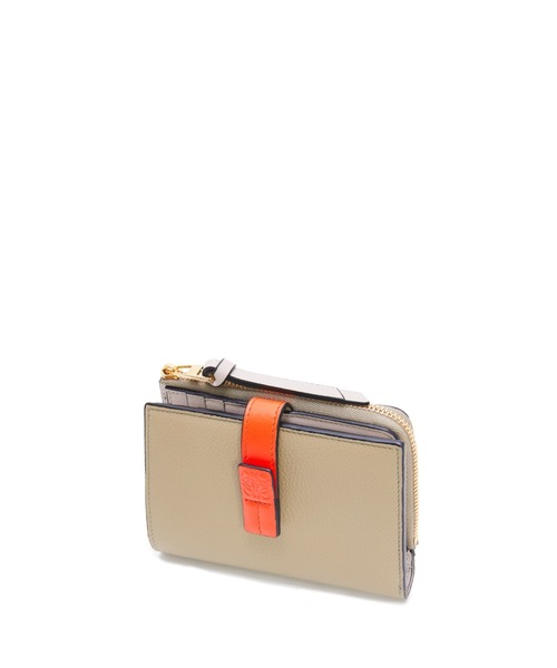 LOEWE スリム ジップ バイフォールド (ソフトグレインカーフ) LOEWE（ロエベ）の「スリムジップ バイフォールド ウォレット（ソフト