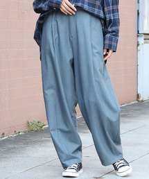 タックパンツ
