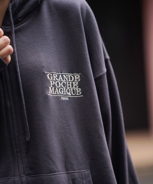 SPINNS（スピンズ）の「フラワー刺繍ロゴ 裏毛Wジップパーカー