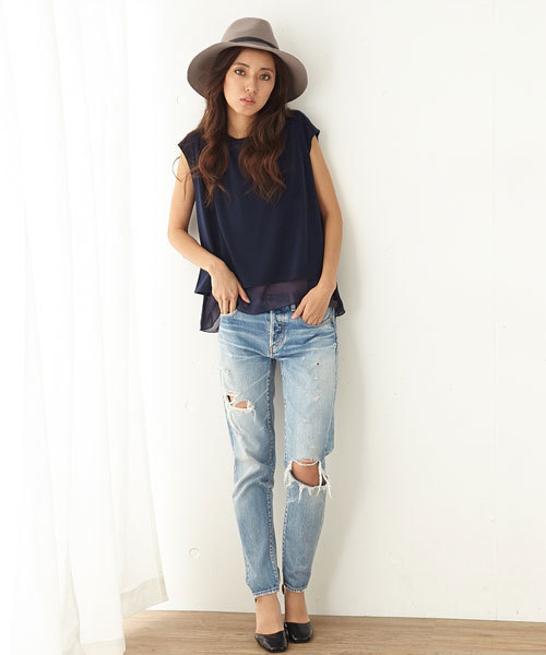 MOUSSY（マウジー）の「LAYERED BACK OPEN TOPS（Tシャツ/カットソー・レディース・ネイビー/ブラック/オフホワイト・FREE）」の16枚目の写真