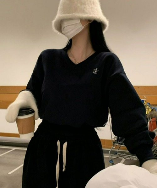 BEIDELLI（ベイデリー）の「[BELLIDE MADE] 裏起毛パステルVネッククロップドスウェット（スウェット・レディース・グレー/ホワイト系/ブラック/ネイビー/ホワイト・FREE）」の3枚目の写真