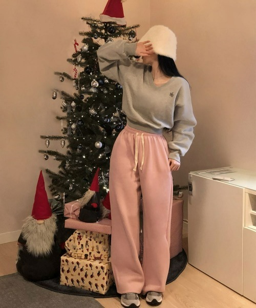 BEIDELLI（ベイデリー）の「[BELLIDE MADE] 裏起毛パステルVネッククロップドスウェット（スウェット・レディース・グレー/ホワイト系/ブラック/ネイビー/ホワイト・FREE）」の17枚目の写真