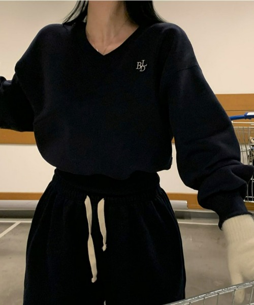 BEIDELLI（ベイデリー）の「[BELLIDE MADE] 裏起毛パステルVネッククロップドスウェット（スウェット・レディース・グレー/ホワイト系/ブラック/ネイビー/ホワイト・FREE）」の18枚目の写真