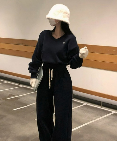 BEIDELLI（ベイデリー）の「[BELLIDE MADE] 裏起毛パステルVネッククロップドスウェット（スウェット・レディース・グレー/ホワイト系/ブラック/ネイビー/ホワイト・FREE）」の19枚目の写真