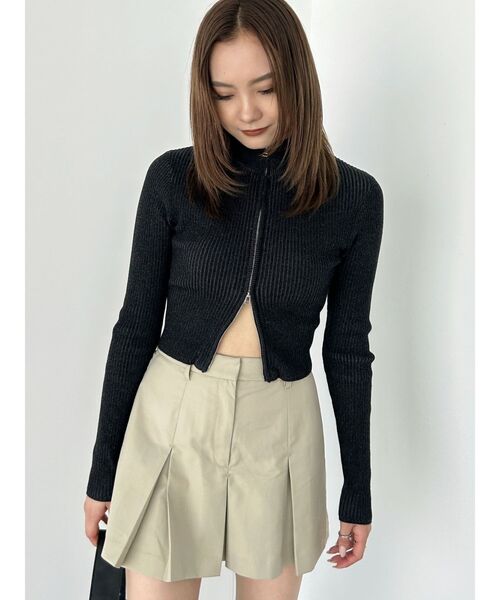 EMODA(エモダ)の「プリーツミニスカート(スカート・レディース・ネイビー/ベージュ/グレー・SMALL/MEDIUM)」の13枚目の写真