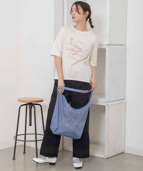 POU DOU DOU（プードゥドゥ）の「on my way home刺繍ショルダーバッグ（ショルダーバッグ・レディース・ブルー/ブラック/グリーン・3/8）」の20枚目の写真