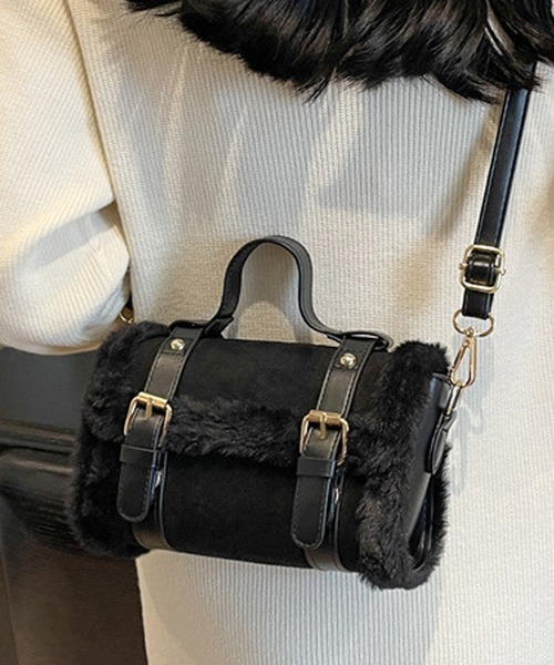 コヤンイサムチョン　ハンドメイド　ファーショルダーバッグ ✩.*˚ハンドメイド❤コヤンイサムチョン❤️ファスナーポーチ