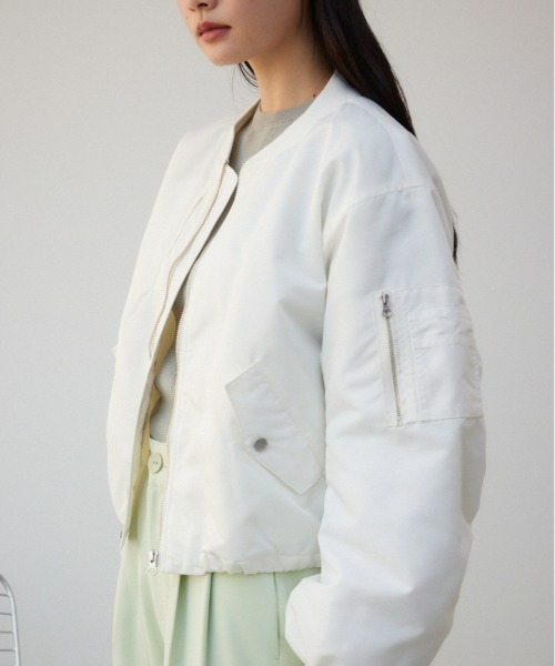 AZUL by moussy(アズールバイマウジー)の「シャーリングMA-1(MA-1・レディース・カーキ/ブラック/アイボリー・FREE)」の2枚目の写真