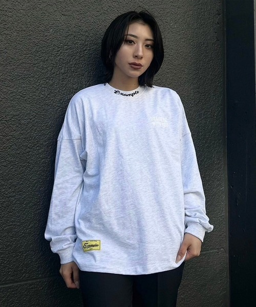 EXAMPLE(エグザンプル)の「EXAMPLE CURSIVE CIRCLE LOGO BIGCOLLAR L/S TEE(Tシャツ/カットソー・メンズ・アッシュ/ホワイト/ブラック・M/XL/XXL/L)」の1枚目の写真