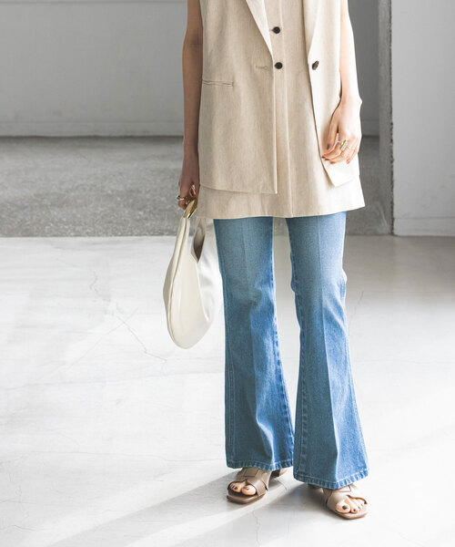 Wrangler（ラングラー）の「《追加》【Wrangler】別注70’sFLARE（デニムパンツ・レディース・ネイビー/サックスブルー・X-SMALL/SMALL/MEDIUM/LARGE）」の2枚目の写真