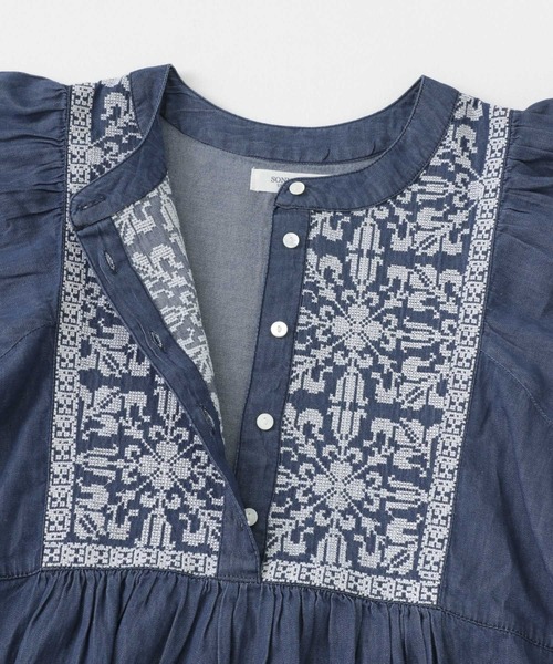 URBAN RESEARCH Sonny Label(アーバンリサーチサニーレーベル)の「エンブロイダリーデニムワンピース(ワンピース・レディース・インディゴブルー/ライトインディゴブルー・FREE)」の6枚目の写真