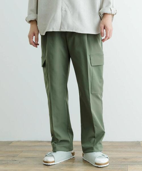 ITEMS URBANRESEARCH（アイテムズ アーバンリサーチ）の「ポリツイル イージー カーゴパンツ（その他パンツ・メンズ・ブラック/カーキ・MEDIUM/LARGE）」の14枚目の写真