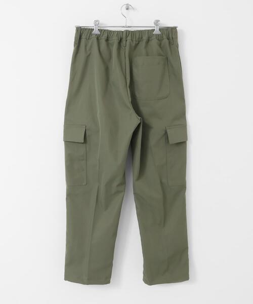 ITEMS URBANRESEARCH（アイテムズ アーバンリサーチ）の「ポリツイル イージー カーゴパンツ（その他パンツ・メンズ・ブラック/カーキ・MEDIUM/LARGE）」の4枚目の写真