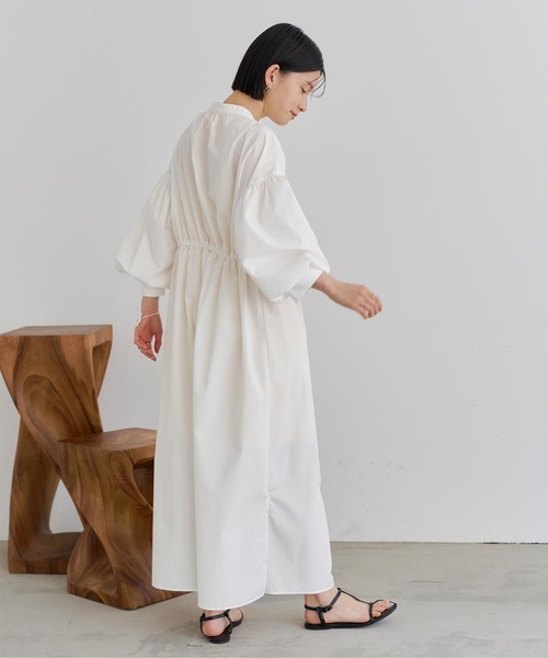 titivate（ティティベイト）の「2wayボリュームパフスリーブシャツワンピース（シャツワンピース・レディース・ブラック/オフホワイト/ライトベージュ・S/M）」の5枚目の写真