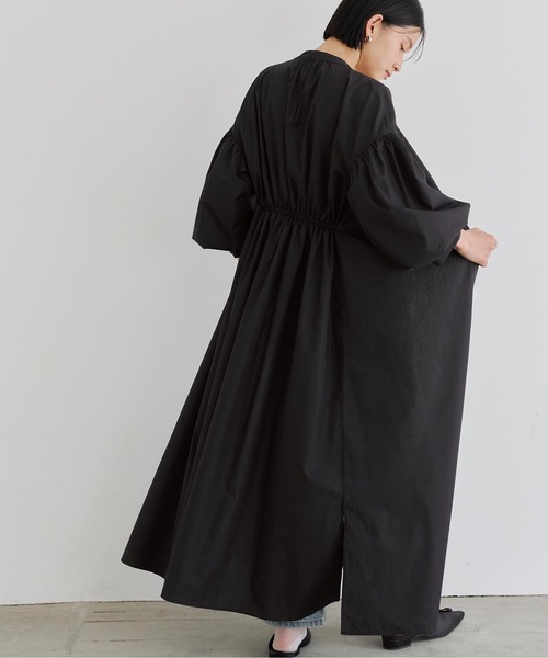 titivate（ティティベイト）の「2wayボリュームパフスリーブシャツワンピース（シャツワンピース・レディース・ブラック/オフホワイト/ライトベージュ・S/M）」の9枚目の写真