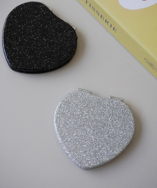 Port（ポート）の「ハート モチーフ グリッター コンパクトミラー