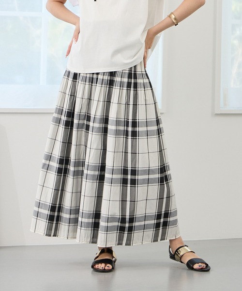 NICOLE white（ニコルホワイト）の「リバーシブルギャザースカート／表：チェック柄・裏：ストライプ柄（スカート・レディース・ブラック/カーキ系/ベージュ/ブラック系/グリーン・FREE）」の2枚目の写真