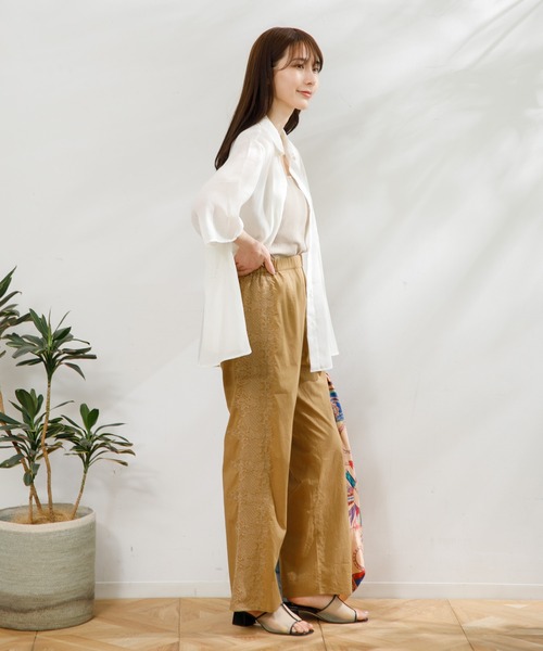 AMERICAN RAG CIE（アメリカンラグシー）の「サイド刺繍イージーパンツ（その他パンツ・レディース・ベージュ/ブラック・FREE）」の18枚目の写真