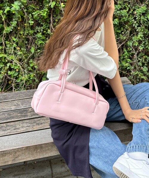 fredy emue（フレディエミュ）の「【WEB限定カラーあり】ロングハンドルボストンバッグ（ボストンバッグ・レディース・ブラック/ベビーピンク/アイボリー・FREE）」の7枚目の写真