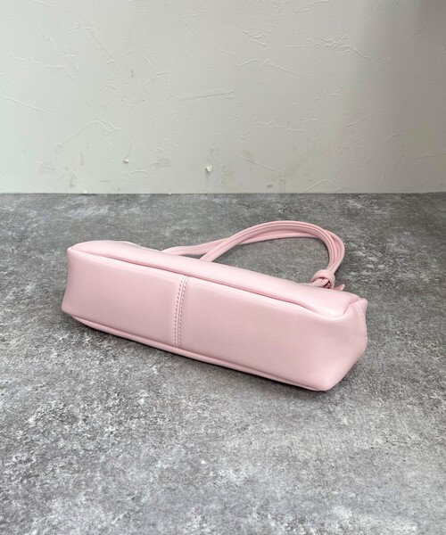 fredy emue（フレディエミュ）の「【WEB限定カラーあり】ロングハンドルボストンバッグ（ボストンバッグ・レディース・ブラック/ベビーピンク/アイボリー・FREE）」の16枚目の写真