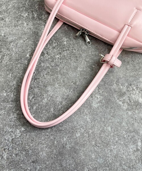 fredy emue（フレディエミュ）の「【WEB限定カラーあり】ロングハンドルボストンバッグ（ボストンバッグ・レディース・ブラック/ベビーピンク/アイボリー・FREE）」の13枚目の写真