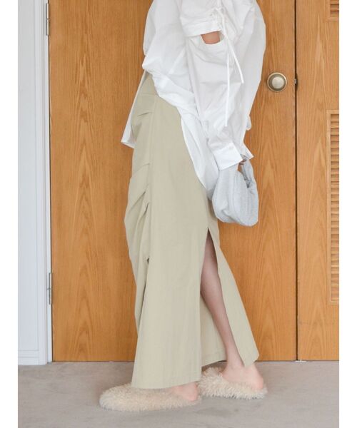 Ungrid（アングリッド）の「タックデザインアイラインスカート（スカート・レディース・ベージュ/ブラック・MEDIUM/SMALL）」の3枚目の写真