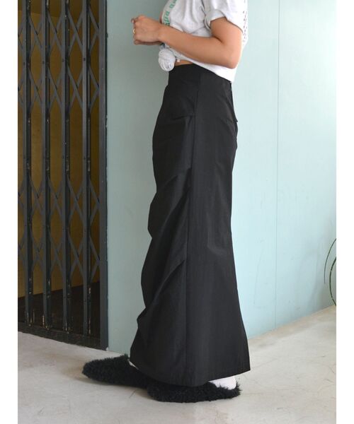 Ungrid（アングリッド）の「タックデザインアイラインスカート（スカート・レディース・ベージュ/ブラック・MEDIUM/SMALL）」の11枚目の写真