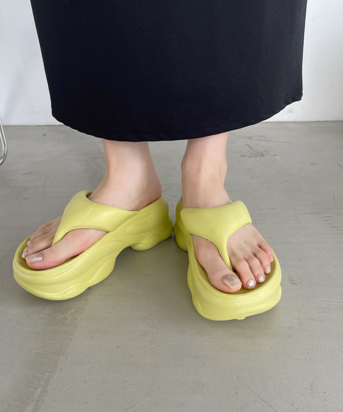 SLIPPER イエロートングサンダル セール】もちもちソール トング 厚底 サンダル(サンダル)|Ada